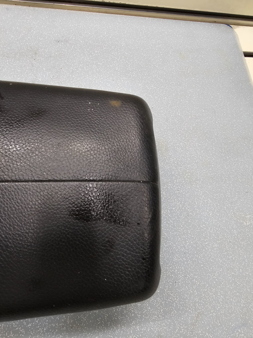 🔥10-13 Kia Sorento Console Lid Cover Leather Top Pad Armrest Assembly Black OEM