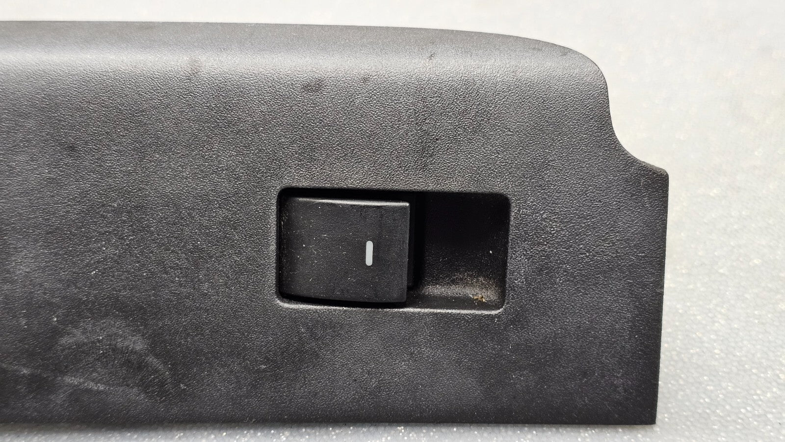 08-12 Escape Focus Front Right Passenger Door Power Window Switch Assembly Black