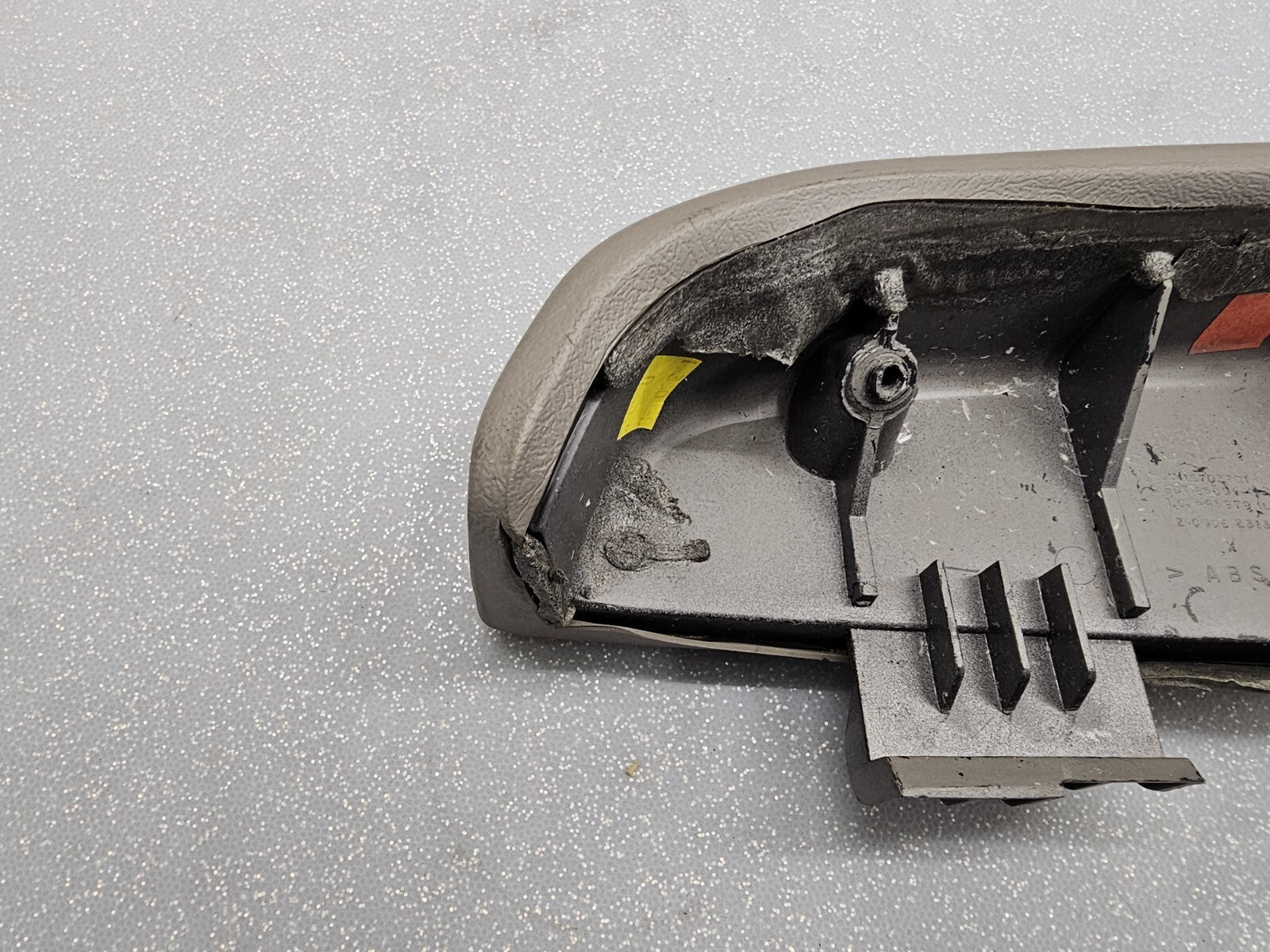 🔥99-02 Silverado SIERRATAHOE Door Panel ARMREST Front LEFT Handle LIGHT GRAY H1