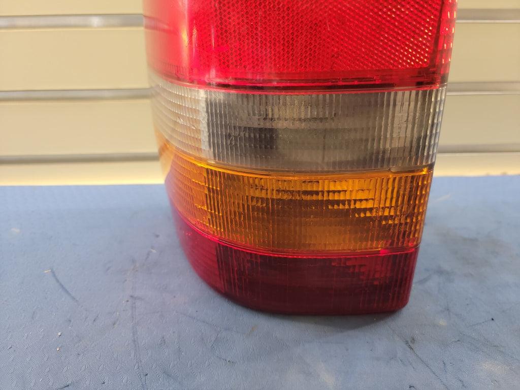 🔥1993-1998 JEEP GRAND CHEROKEE TAIL LIGHT LH DRIVER SIDE OEM USED