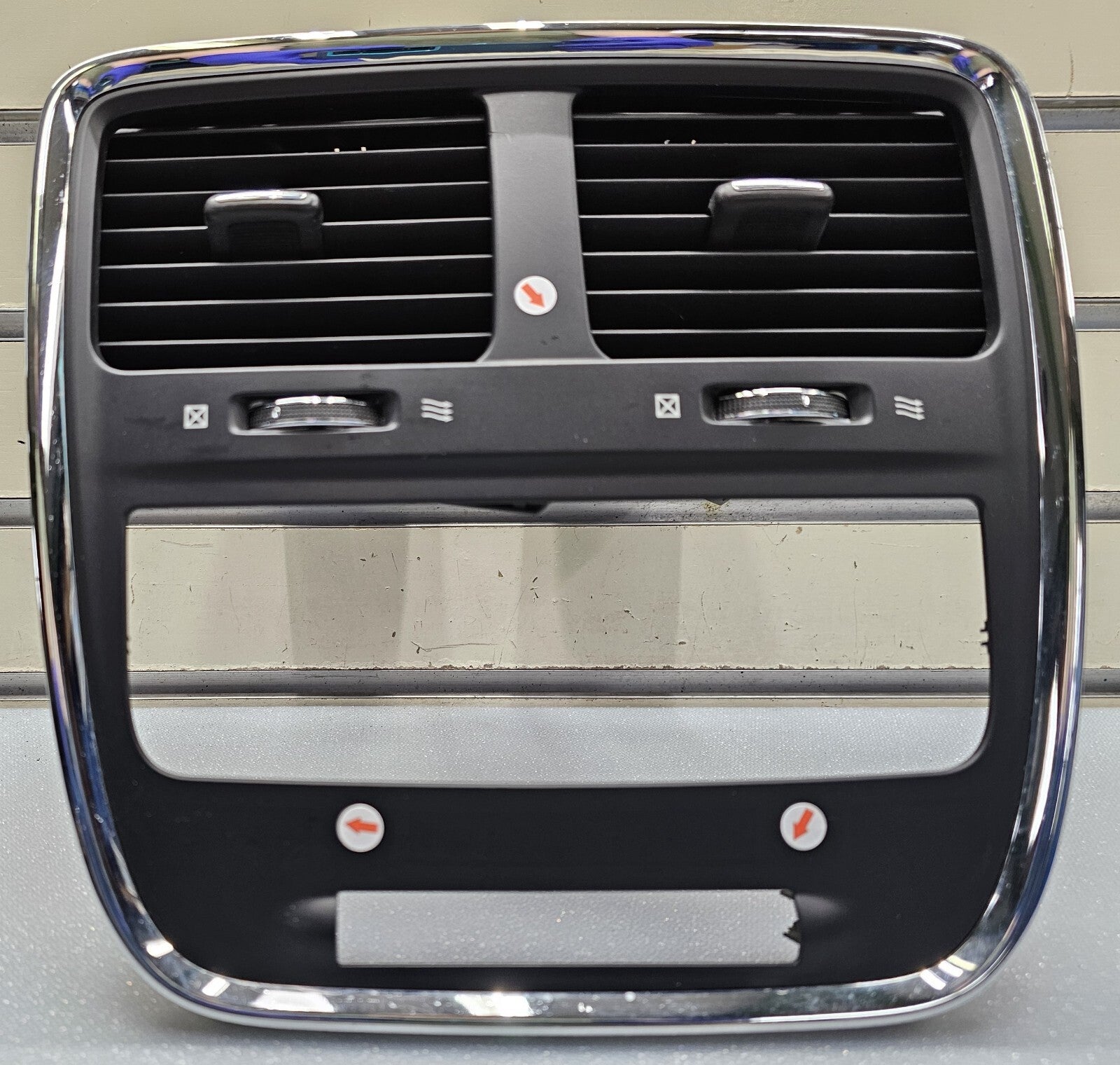 12-20 DODGE CARAVAN CENTER DASH RADIO SUUROUND BEZEL CLIMATE CONTROL TRIM PANEL