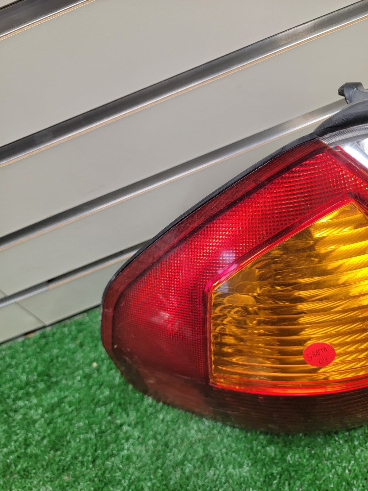 🔥2001-2004 Hyundai Santa Fe Fits left driver Side Tail Light Lamp Chrome