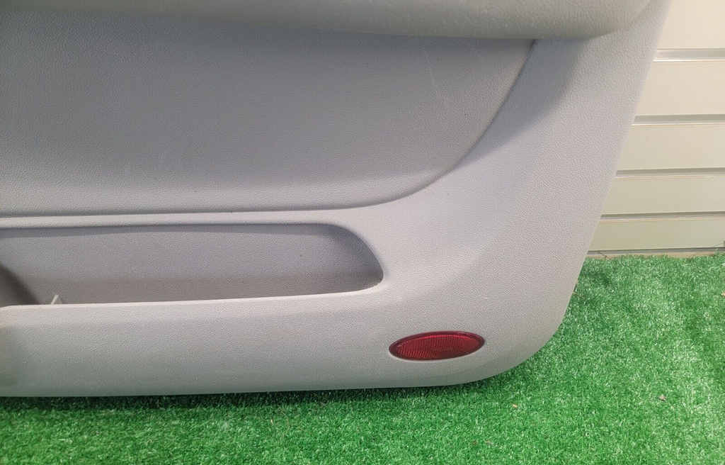 07-09 Chevy Suburban GMC Yukon Passenger Front Door Trim Panel LT Gray Auto D15