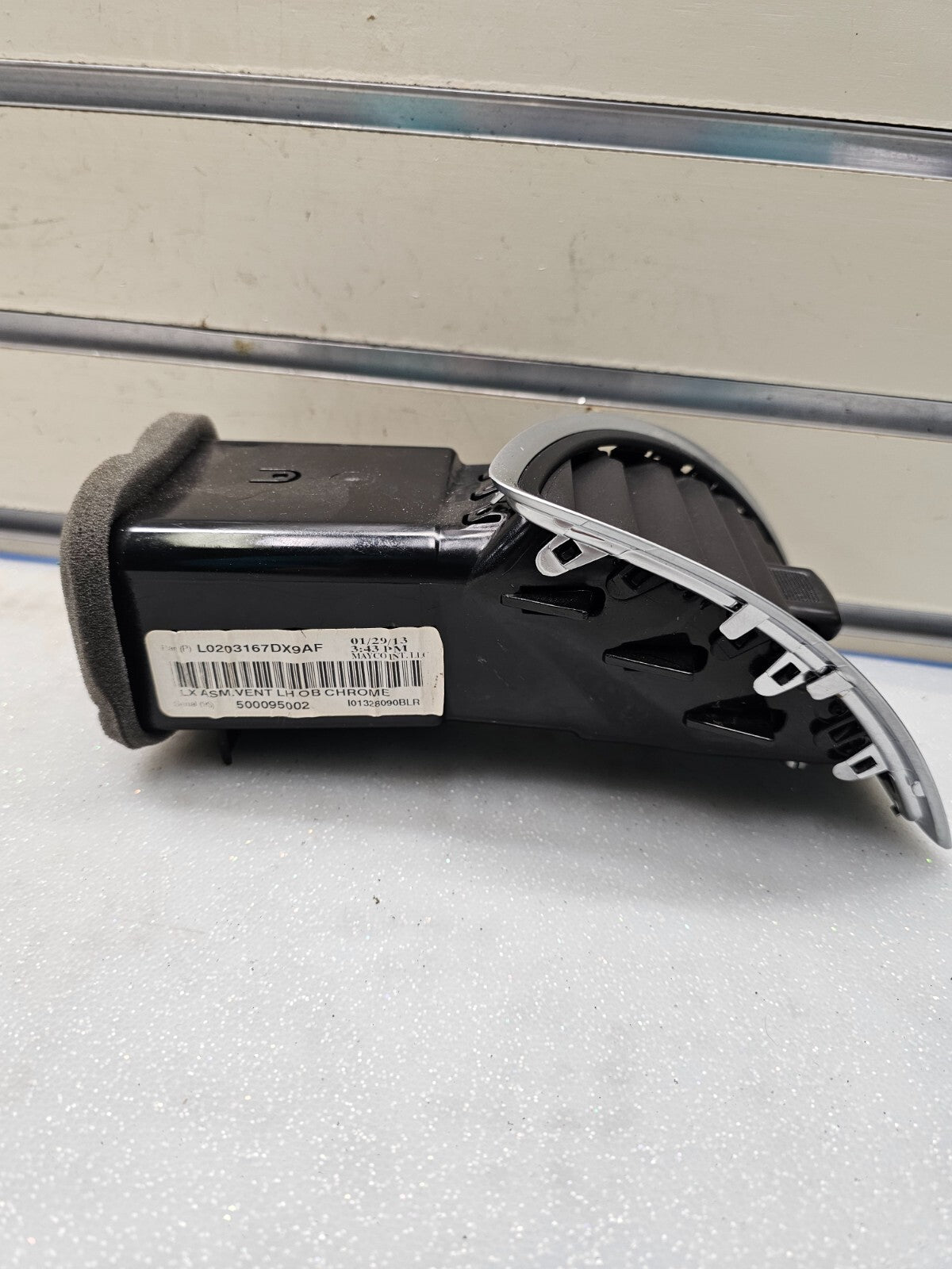 🔥2011 - 2014 Chrysler 300 Driver Left Side Dash Air Vent OEM SILVER/BLACK