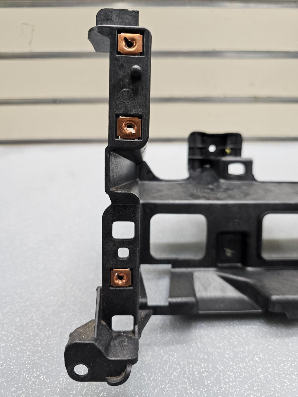 🔥03-06 CHEVY SILVERADO GMC SIERRA Front Dash Panel Radio Stereo Cage Bracket