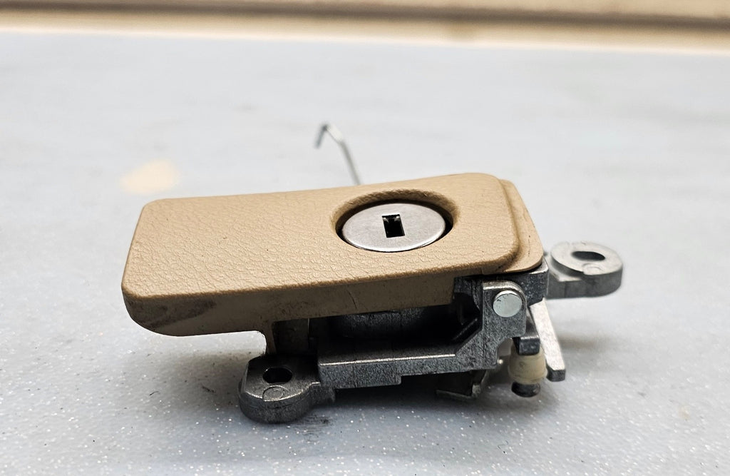 🔥03-07 Honda Accord Dash Glove box Compartment Latch Lock Handle Assembly TAN