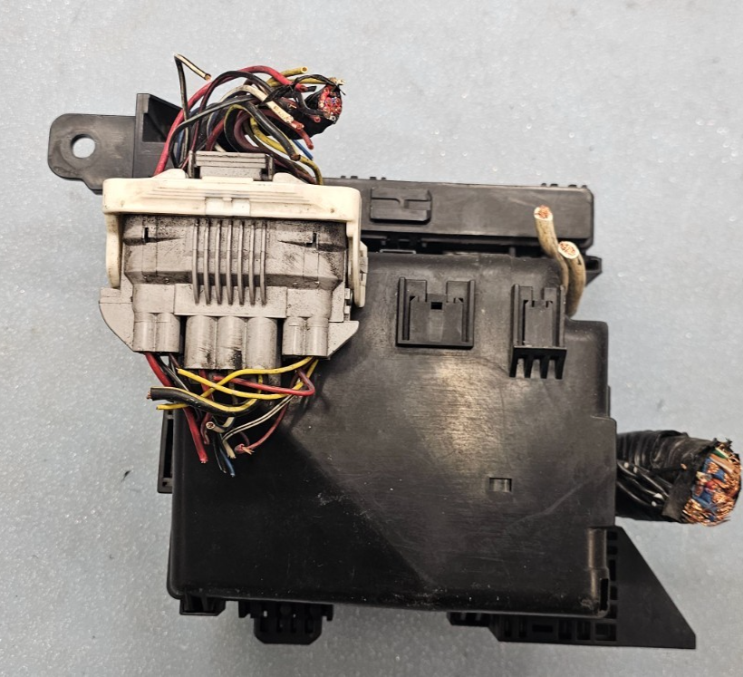🔥05-12 Mitsubishi Galant Wiring Fuse Box Relay Relay Unit Module Junction Block