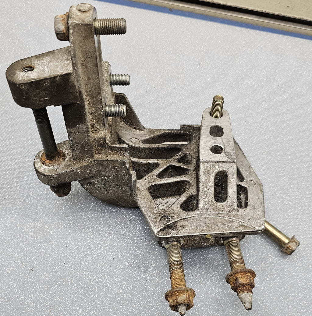 🔥01-05 Honda Civic Engine Motor Post Mount Bracket Timing Side Alternator OEM
