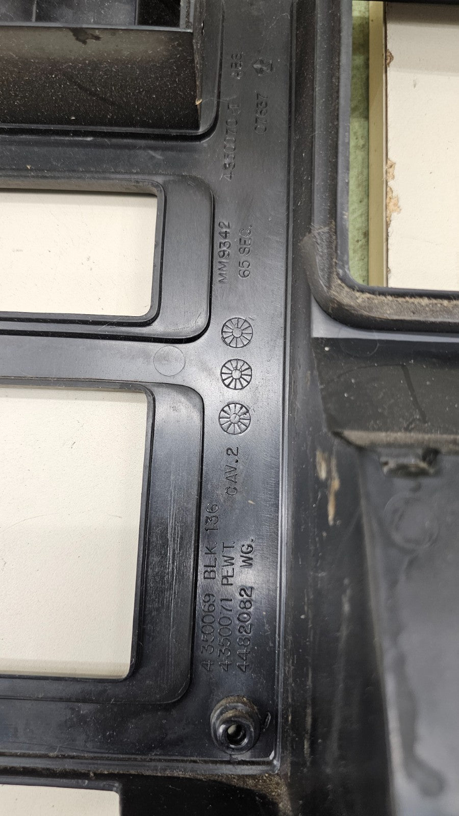 🔥87-96 Dodge Dakota INSTRUMENT CLUSTER DASH SPEEDOMETER TRIM BEZEL BLACK C29