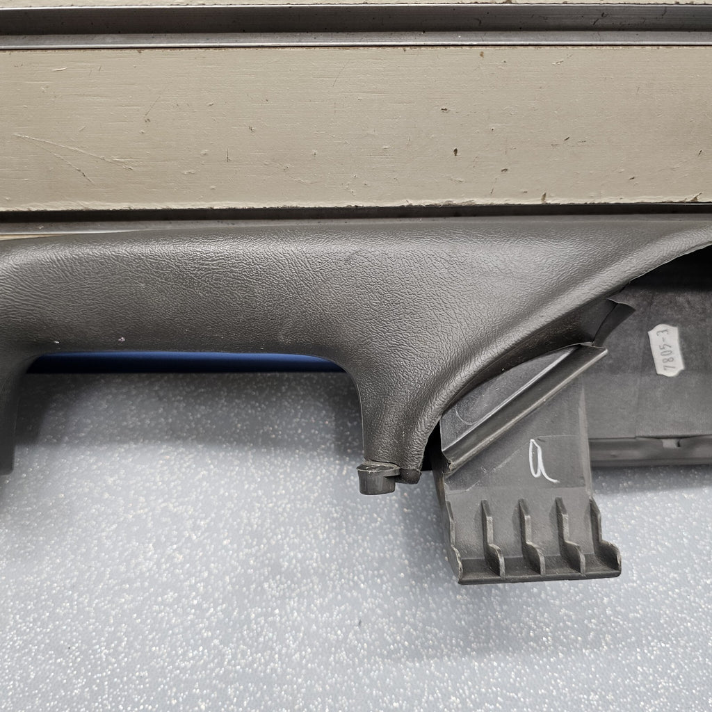 99-06 Chevy GMC Silverado TAHOE Door Panel ARMREST Front RIGHT Handle DK GREY H3