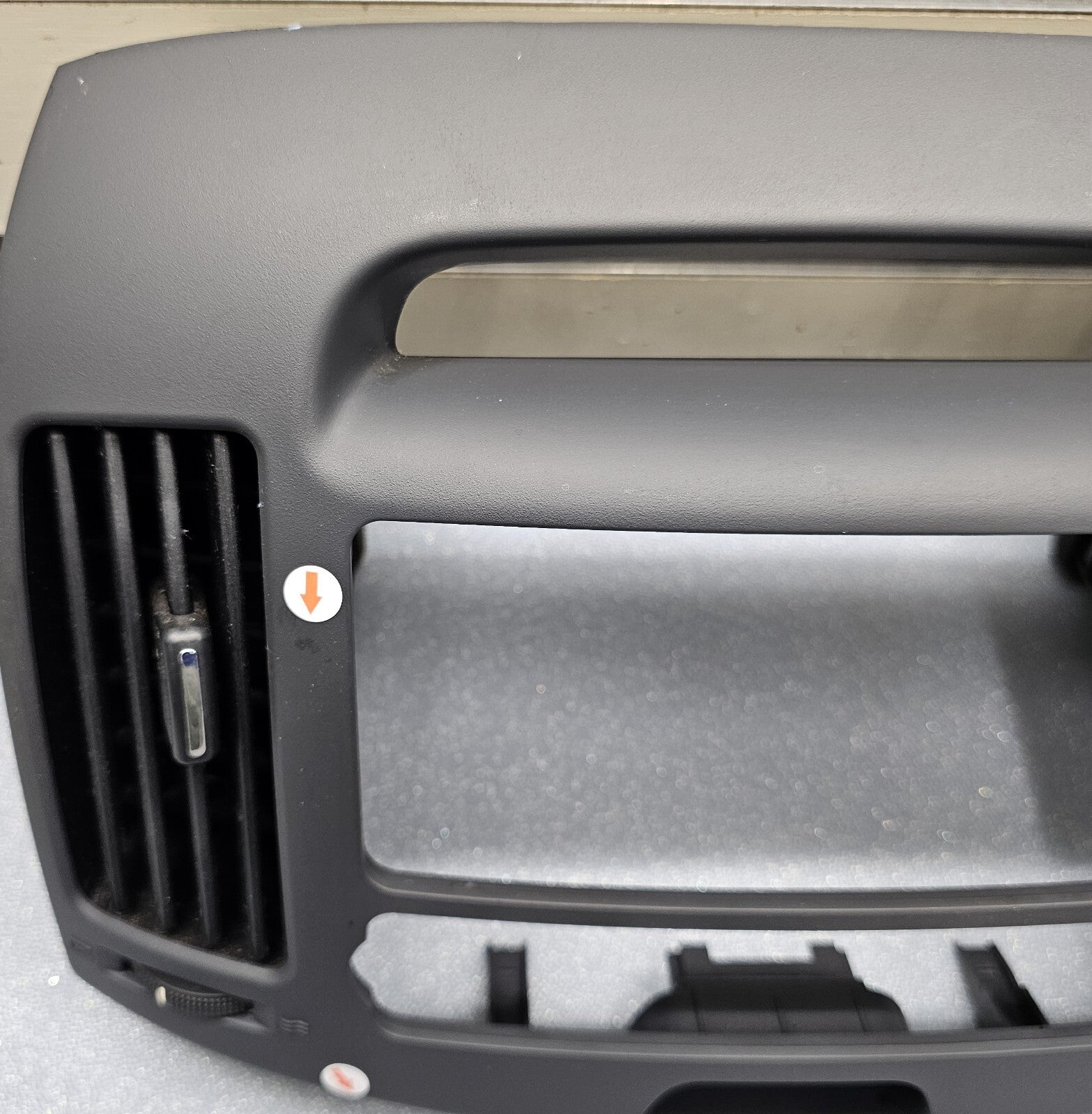 🔥07-10 Elantra Dash FM Radio Display Stereo Bezel Trim Instrument Panel DK GRAY