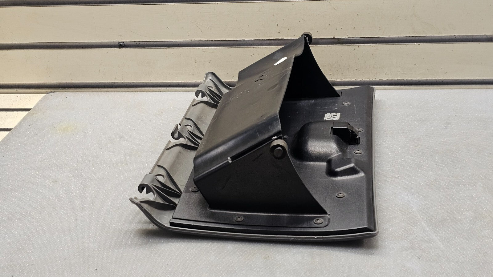 🔥01-07 CARAVAN TOWN COUNTRY VOYAGER DASH GLOVE BOX COMPARTMENT ASSEMBLY GRAY
