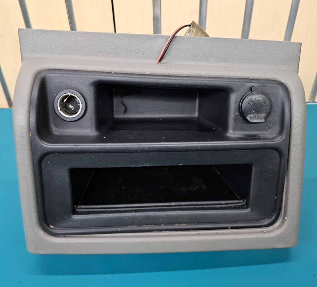 🔥03-06 SILVERADO SIERRA CENTER CONSOLE STORAGE BEZEL ASH TRAY LIGHT GRAY/BLACK
