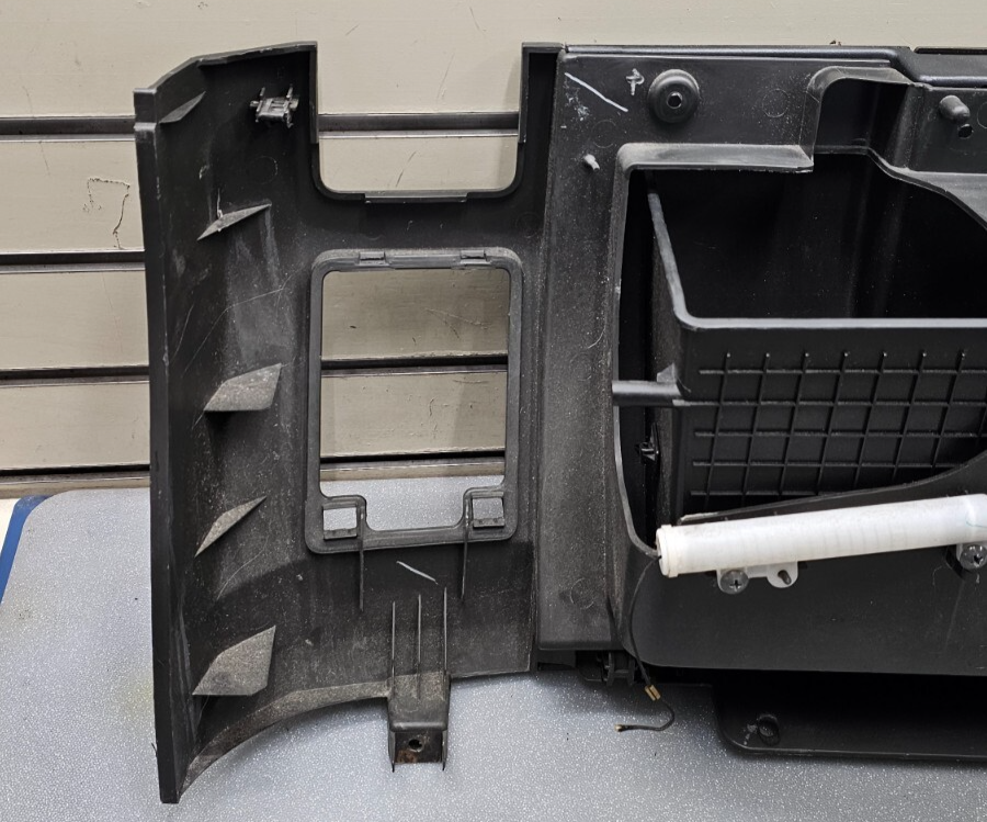 04-07 TITAN ARMADA Dash GLOVE BOX Storage Compartment Instrument Assembly Black