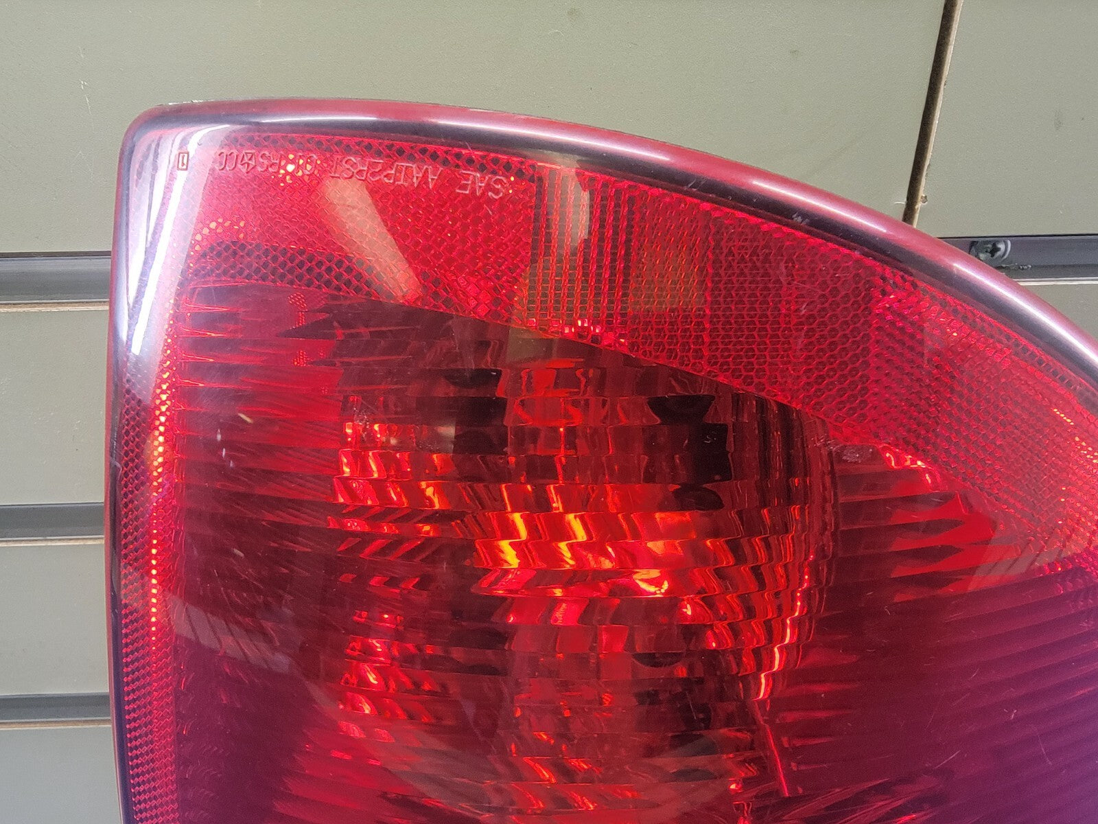 🔥04-07 chrysler Town Country Dodge Grand Caravan left driver Taillight Assembly