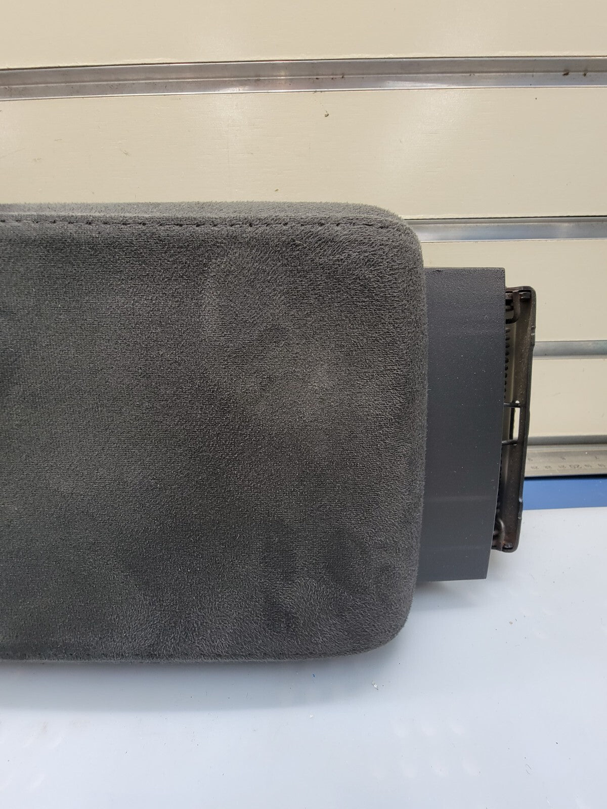 🔥2007-2012 Nissan Altima Complete Center Console Lid/Armrest Black OEM