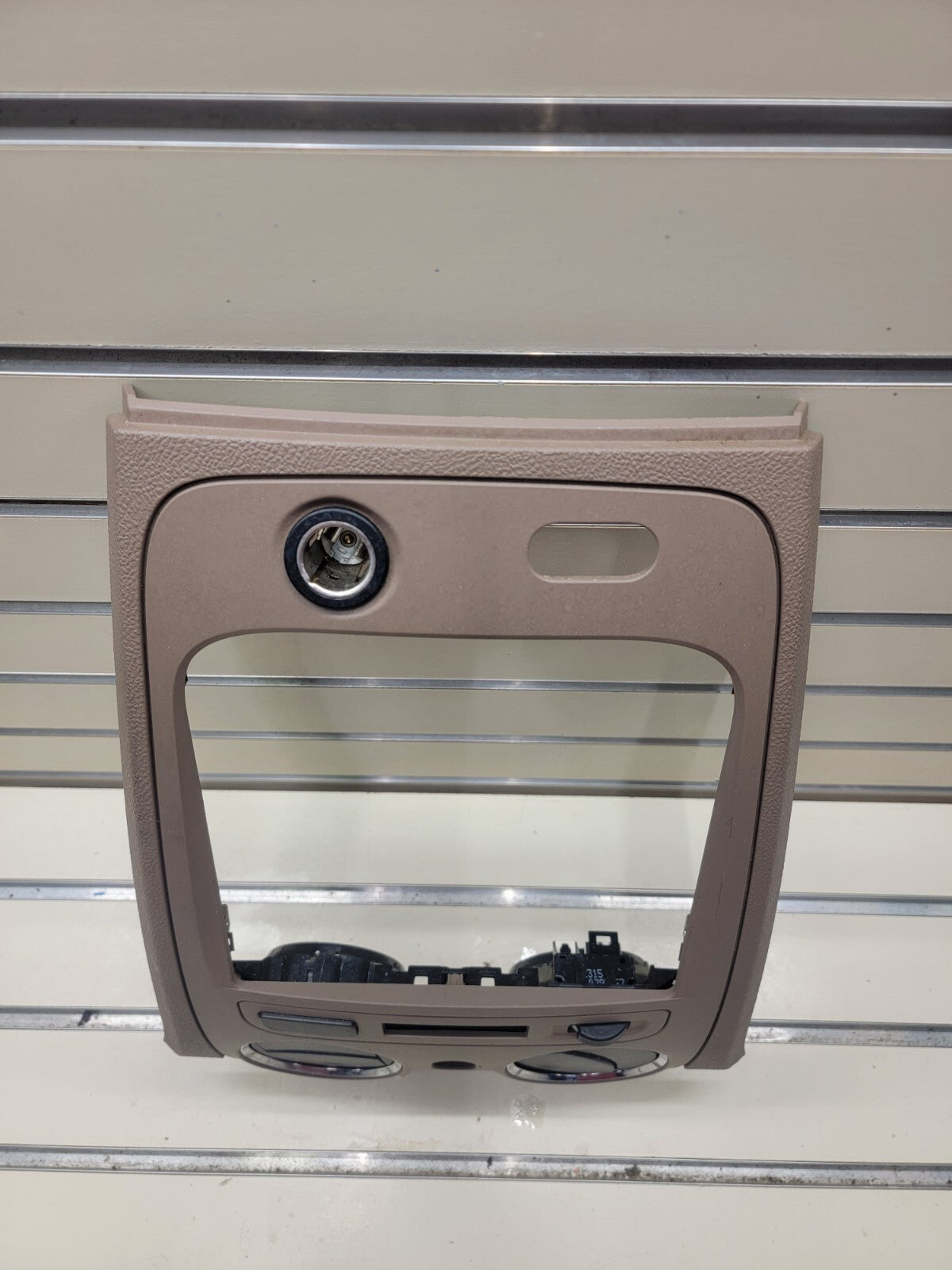 🔥2006-2011 Chevrolet HHR Center Dash Radio Trim w Vents and Switches OEM tan