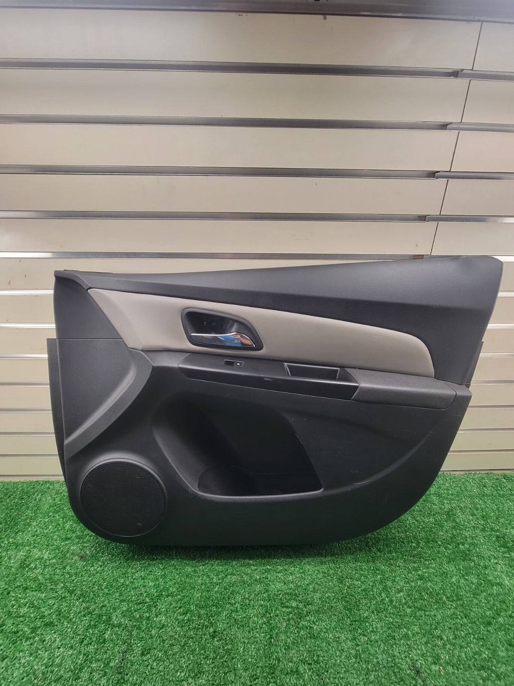 🔥2011-2016 Chevrolet Cruze Passenger Right Front Door Trim Panel BLACK/GRAY