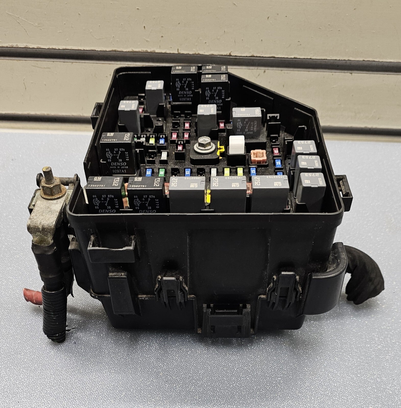 🔥09-10 Acadia Outlook Engine Fuse Relay Box Accessory Wiring Circuit Junction