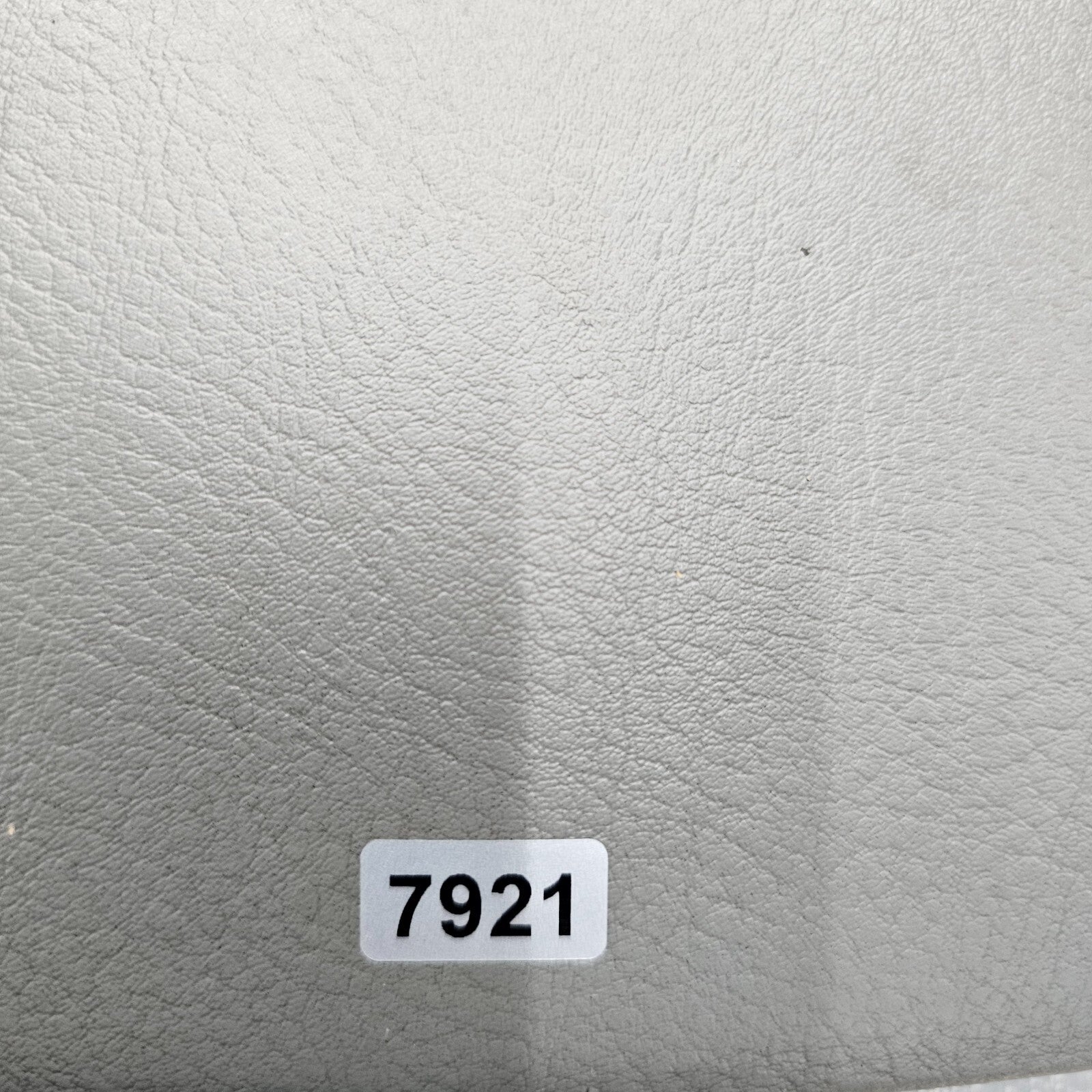 03-06 EXPEDITION Center Console Arm Rest Storage Cover Top Pad Lid Assembly Gray