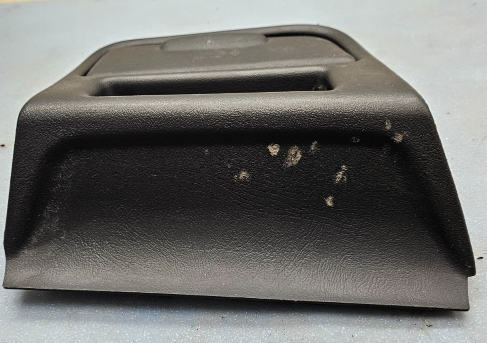 🔥99-02 SILVERADO TAHOE SIERRA CENTER CONSOLE FRONT LOWER BEZEL STORAGE BLACK