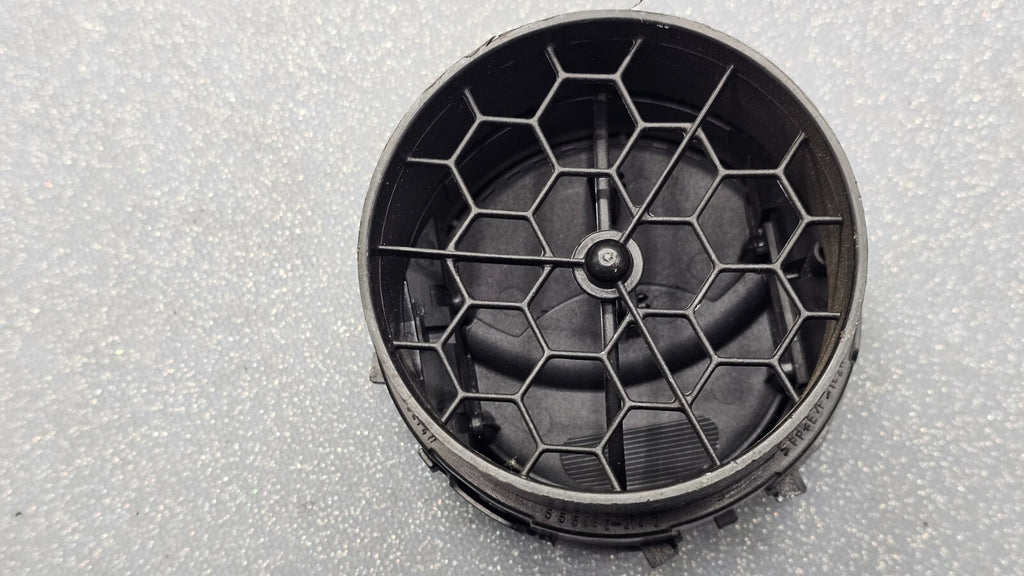05-10 YARIS DASH LEFT DRIVER RIGHT PASSENGER AIR VENT HEATER CONDITIONING BLACK