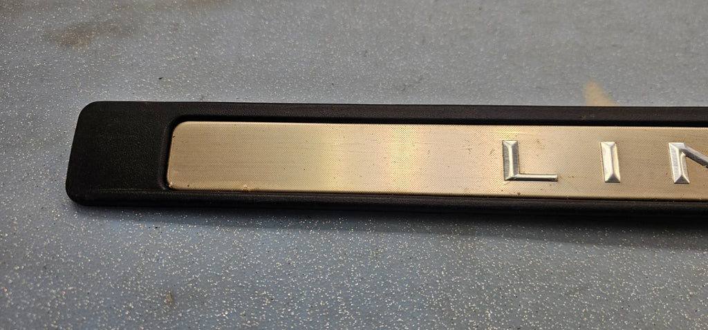 🔥2003-2011 Lincoln Town Car OEM Genuine Interior Trim Door Sill Plate