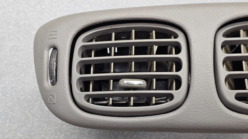 🔥03-09 Chevy Trailblazer EXT Center Dash Air Vent Heater Conditioning Gray OEM