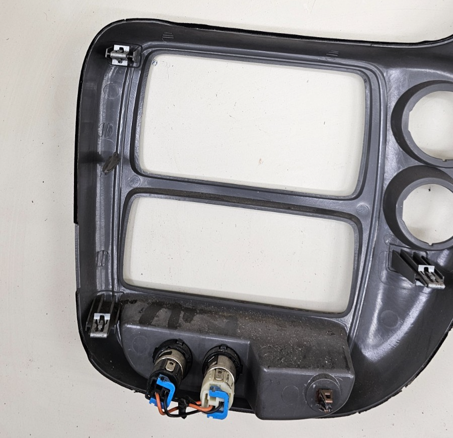 02-09 Trailblazer Dash Instrument Cluster Speedometer Bezel Trim Panel Gray C10