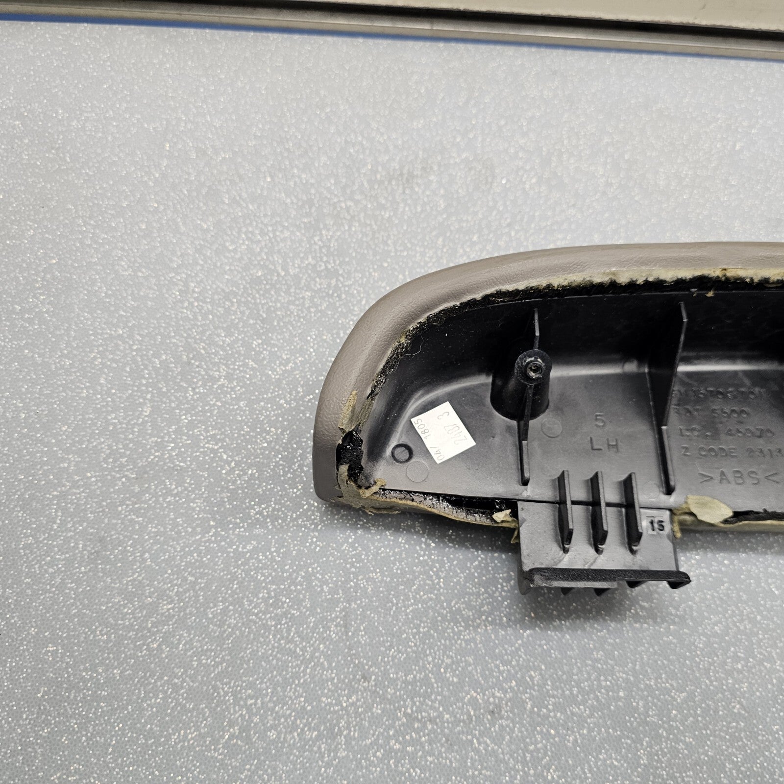 🔥03-06 Silverado SIERRA TAHOE Door Panel ARMREST Front LEFT Handle LIGHTGRAY H2
