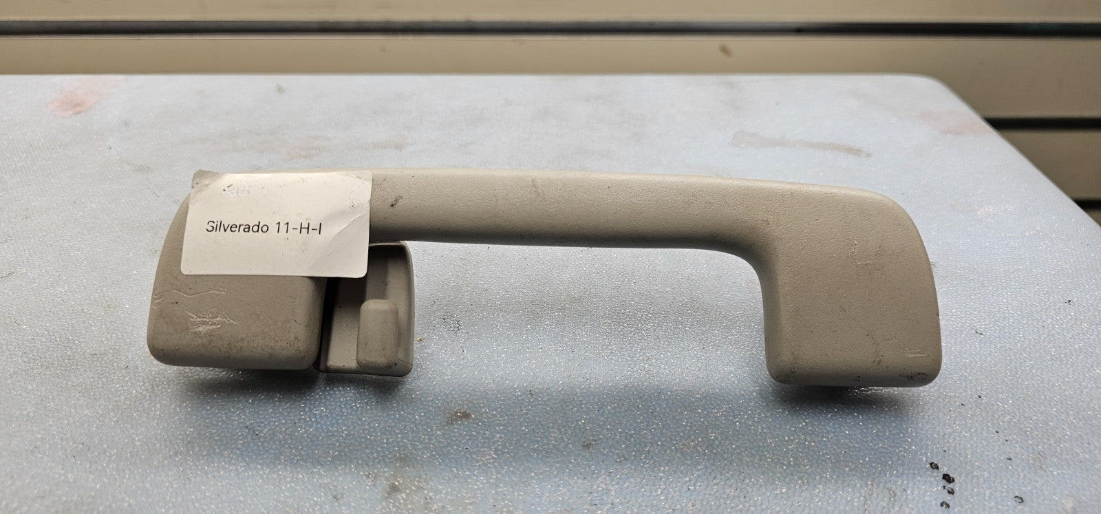 🔥05-13 Silverado Sierra Trailblazer Rear Right Roof Rail Grab Assist Handle Tan