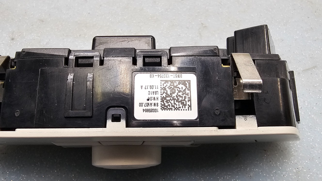 🔥12-18 Ford Focus C-Max Escape Overhead Console w/Sunroof Switch