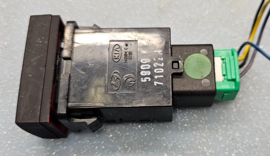 🔥04-09 Kia Cerato/Spectra Hazard Warning light switch Black OEM