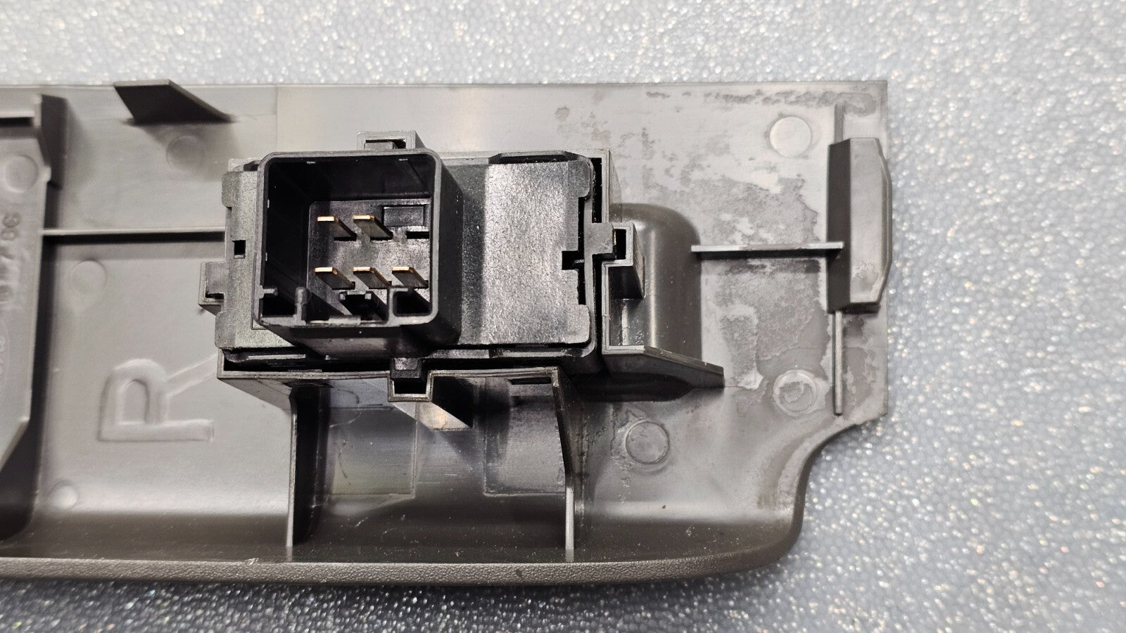 08-12 Escape Focus Front Right Passenger Door Power Window Switch Assembly Gray