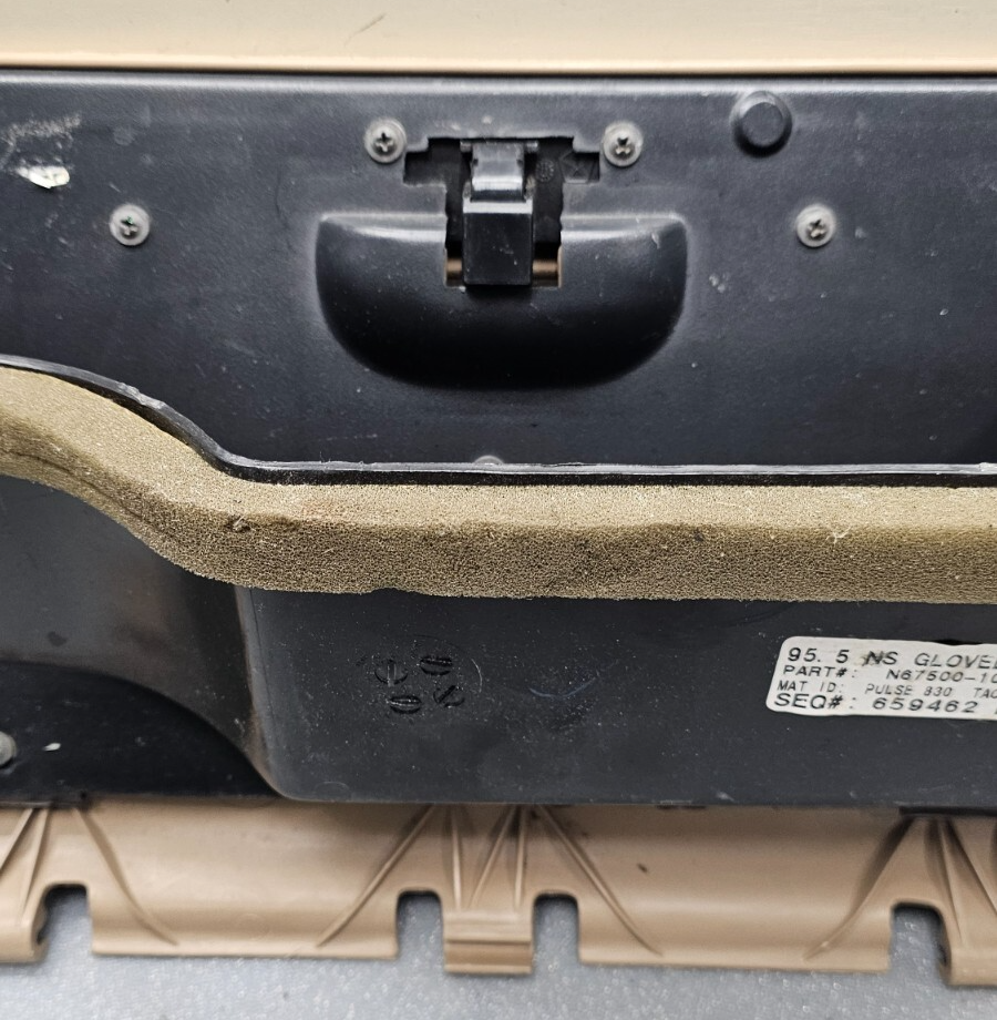 🔥96-00 Grand Caravan Dash Glove Box Storage Compartment Assembly Panel Tan