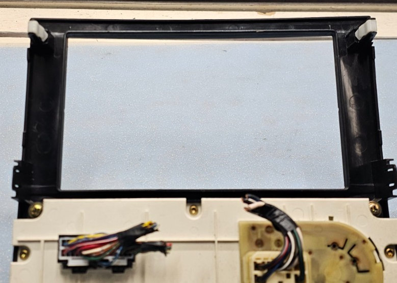 🔥04-08 MITSUBISHI GALANT CENTER DASH FM RADIO STEREO HEATER CLIMATE BEZEL BLACK