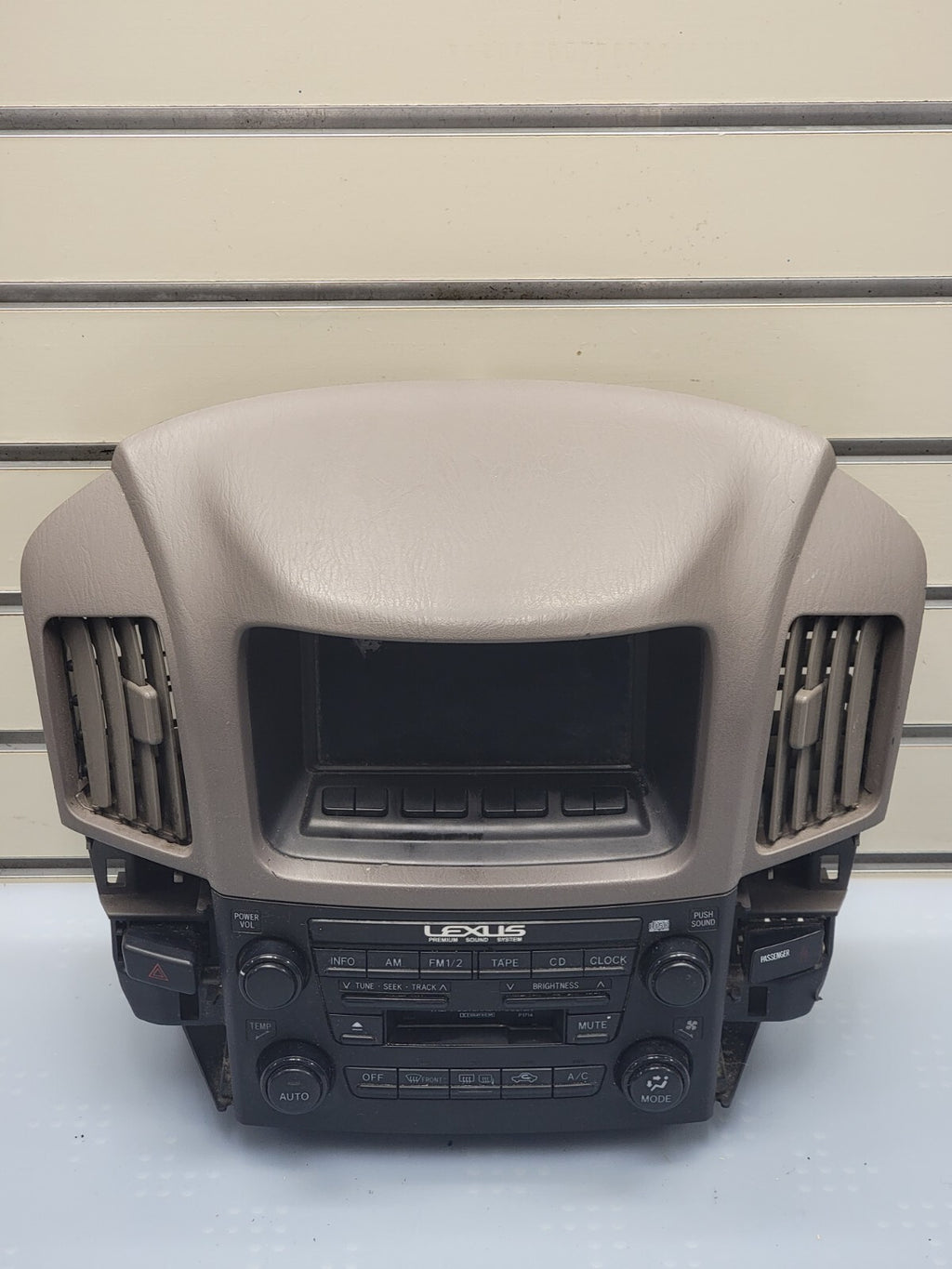 🔥1999-2003 Lexus RX300 Am Fm Cd Player Radio Receiver ID P1714 On Radio OEM
