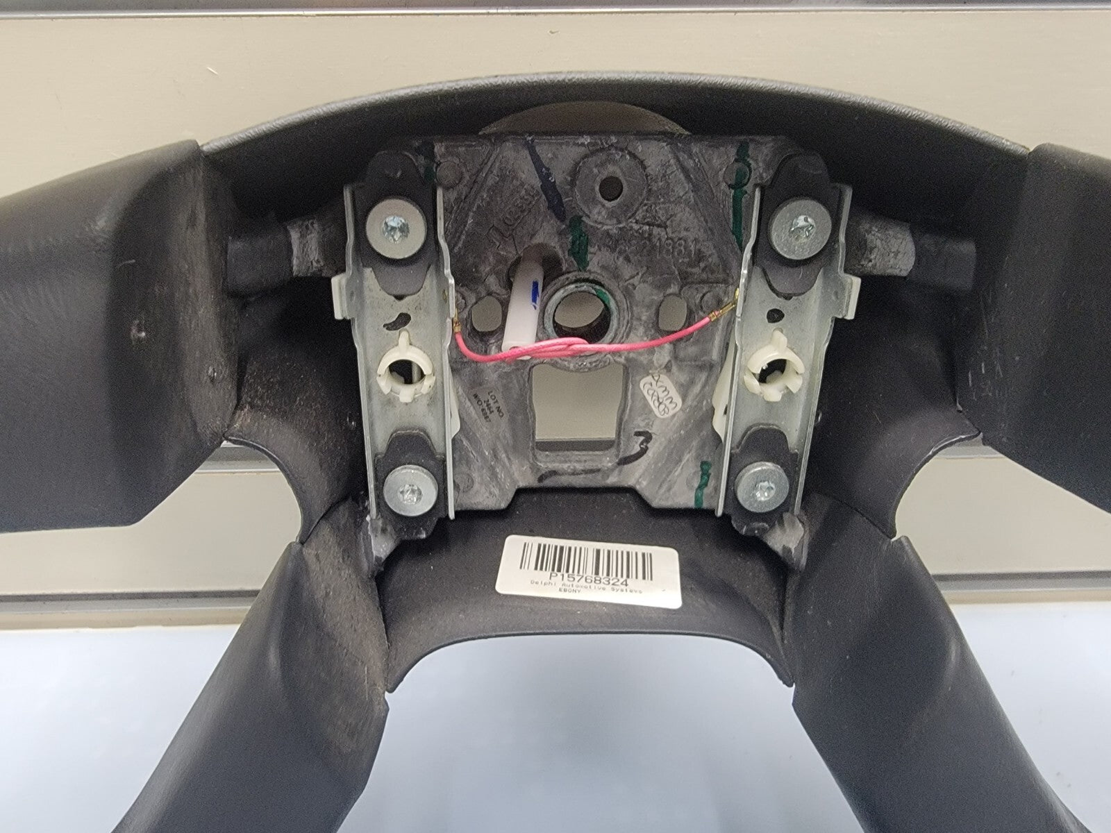 02-09 Trailblazer Envoy03-06 SILVERADO SIERRA YUKON STEERING WHEEL LEATHER BLACK