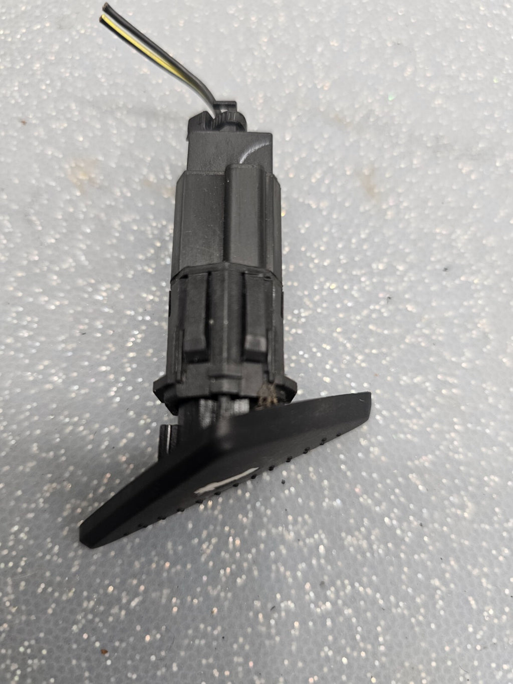 🔥00-04 FORD FOCUS TRUNK LID RELEASE TAILGATE OPENING SWITCH BUTTON ASSEMBLY OEM