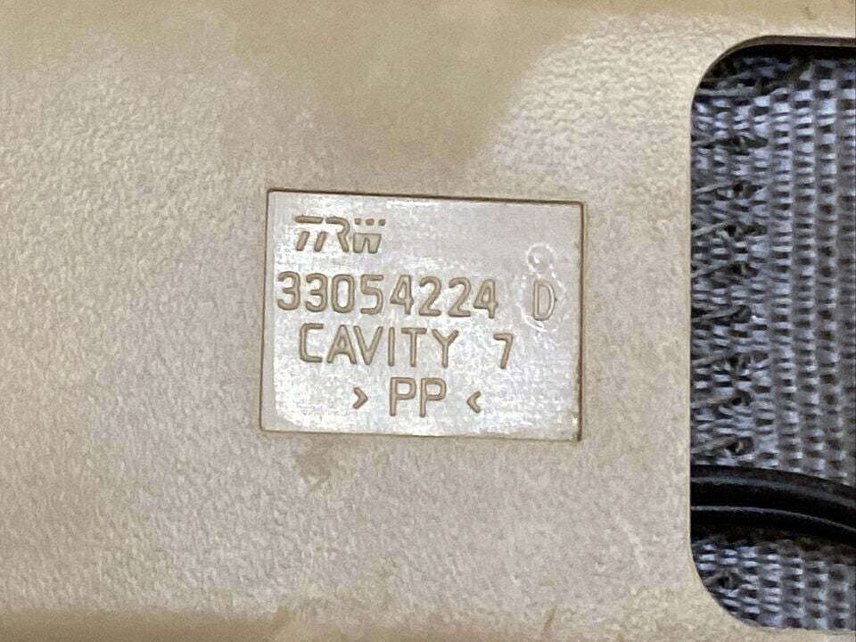 07-14 Silverado Sierra Escalade Front Left Driver Seat Belt Buckle Cashmere OEM