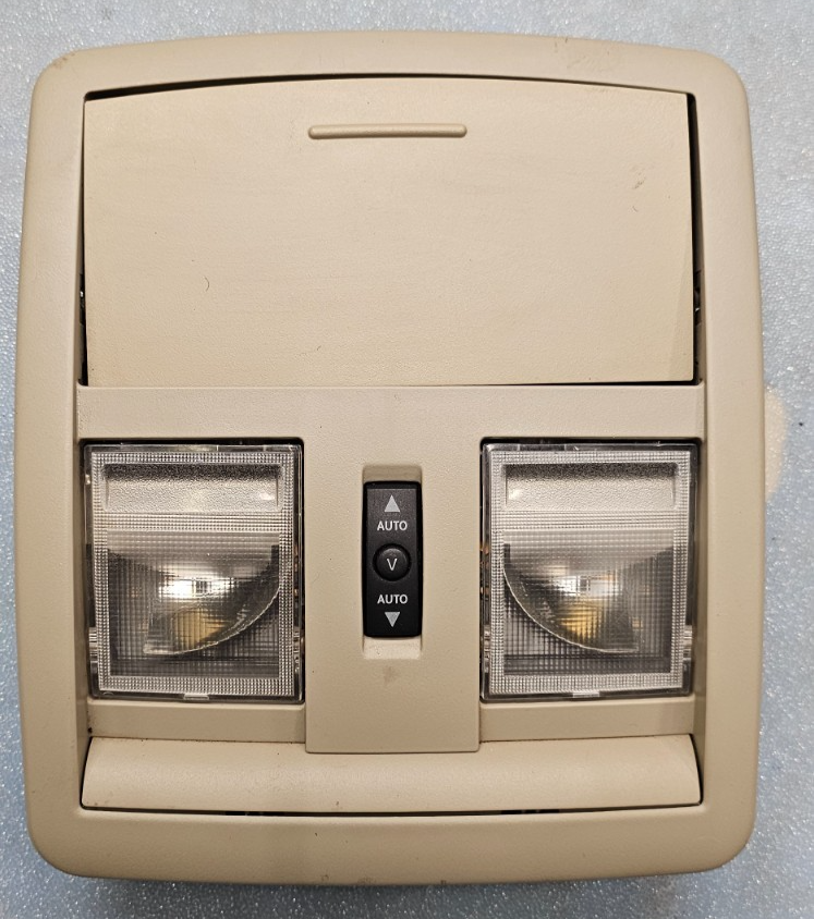 🔥05-10 Grand Cherokee Overhead Console Dome Map Light Lamp Compartment Tan