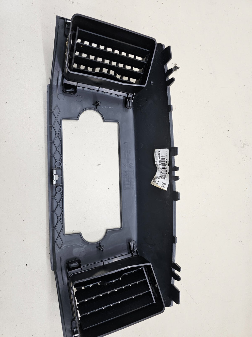 05-07 Jeep Grand Cherokee Center Radio Dash Bezel Trim Panel Surround Balck B30