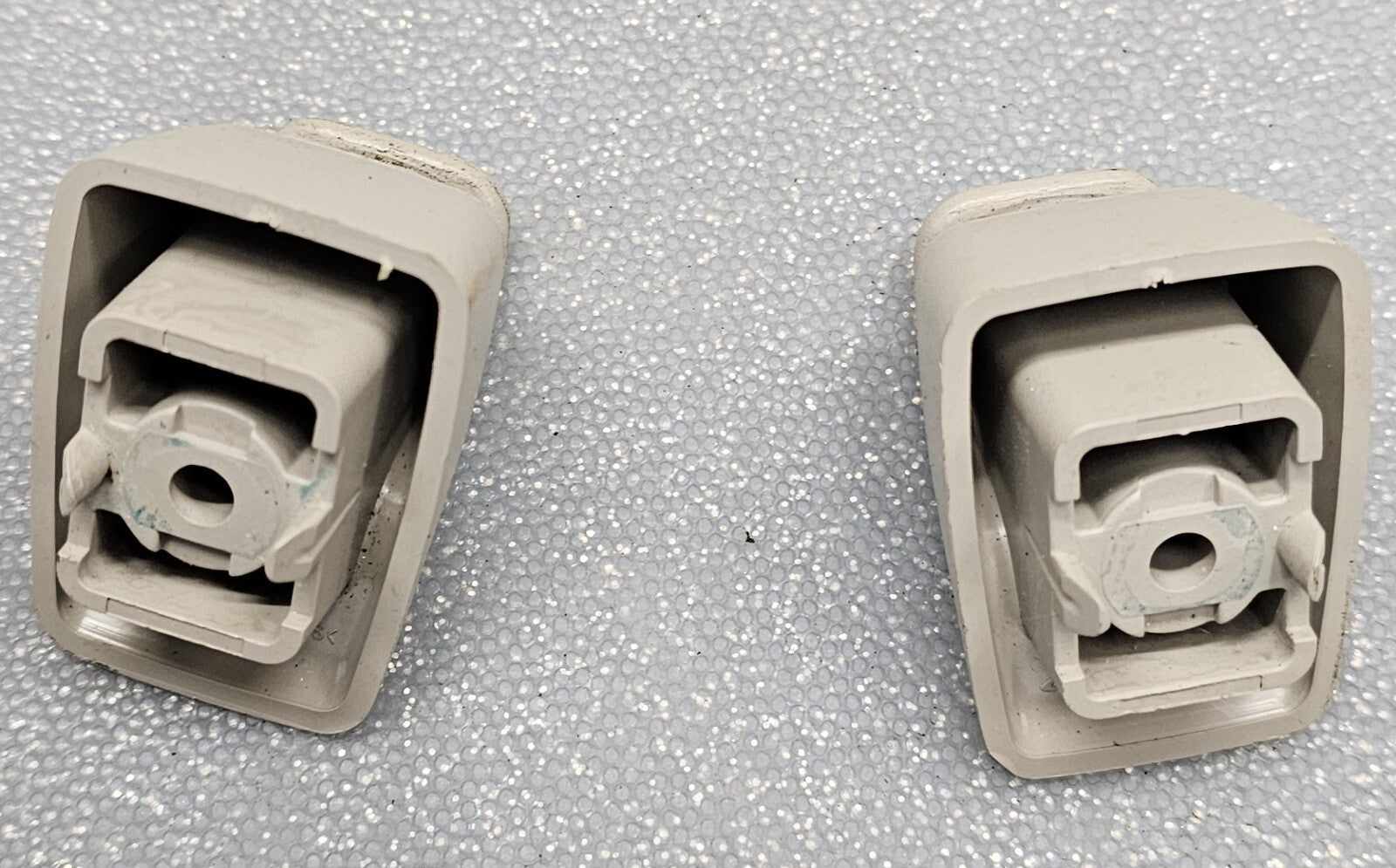🔥04-12 CHEVY COLORADO GMC CANYON FRONT LEFT RIGHT SUN VISOR CLIPS SET PAIR OEM