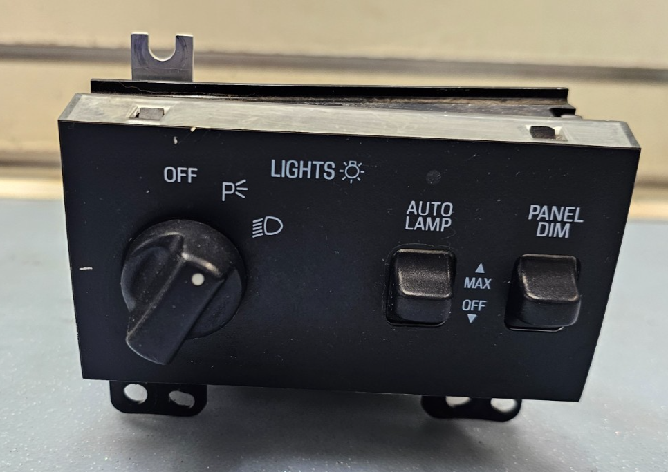 🔥95-97 Lincoln Continental Headlight Control Module Switch