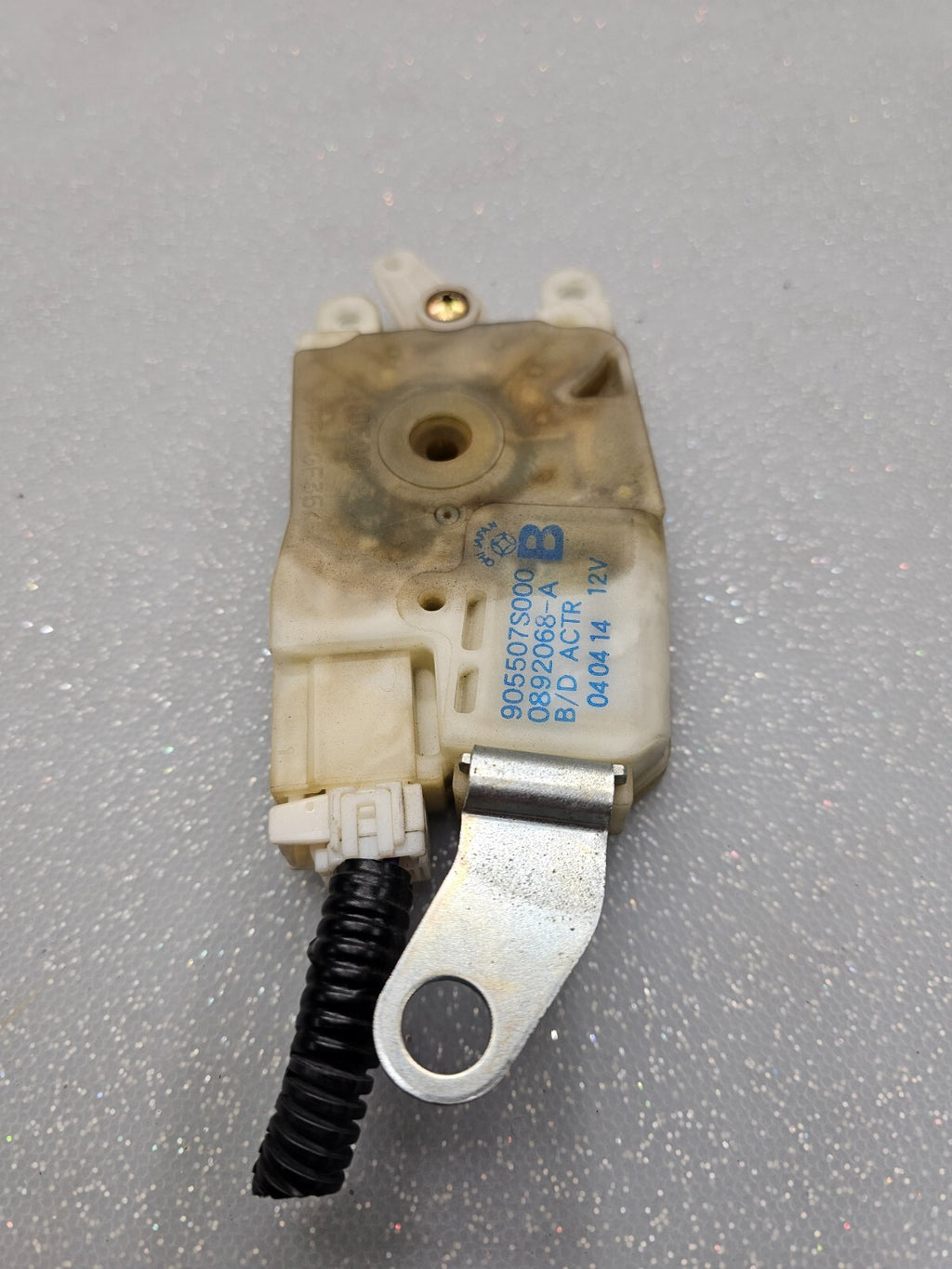 05-12 Nissan Pathfinder Armada Lid Door Window Glass Actuator Lock Assembly OEM