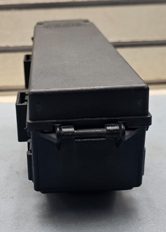 🔥2006 Commander Grand Cherokee 3.7L Engine HOOD FUSE Relay BOX Release Cover