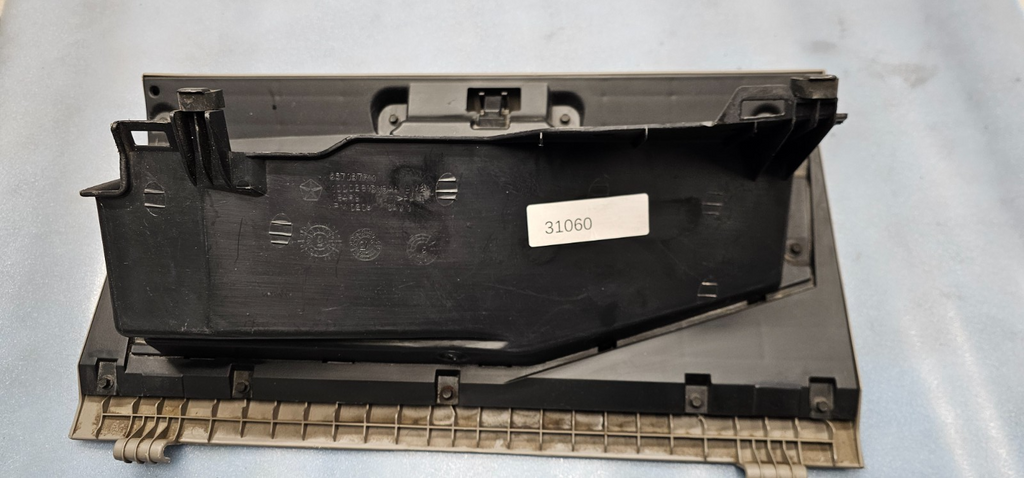 🔥02-05 RAM 1500 2500 Dash GLOVE BOX Storage Compartment Assembly Tan G22