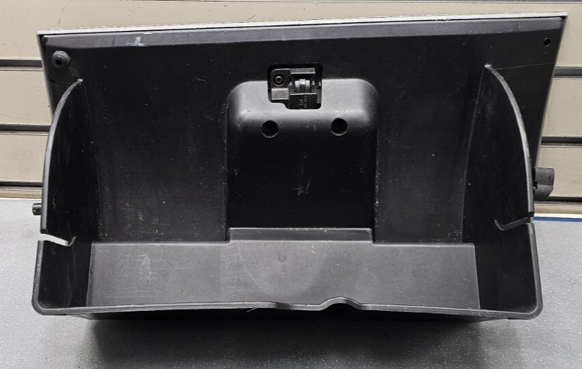 05-09 MUSTANG Dash Glove Box Storage Compartment Assembly Instrument Panel Gray