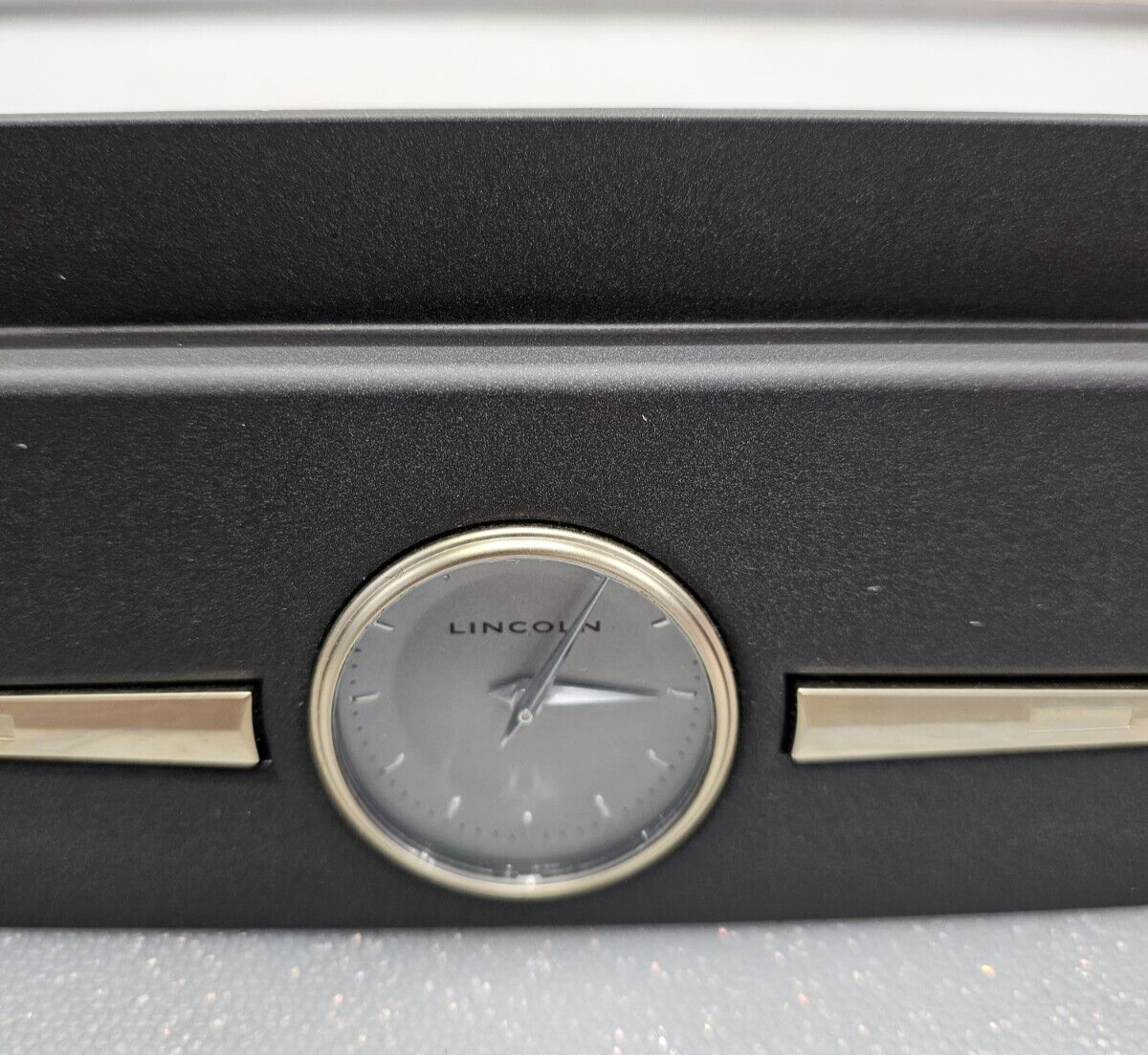 2003-2011 LINCOLN TOWN CAR DASH QUARTZ CLOCK FACTORY BLACK/GOLD ANALOG BEZEL OEM
