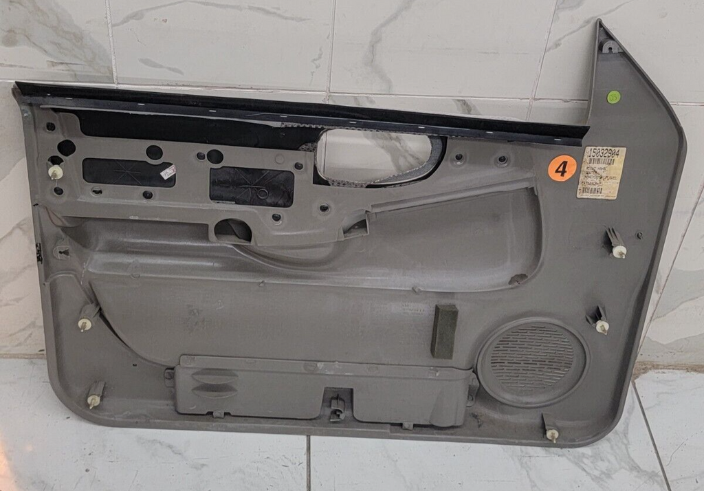98-04 Chevy Blazer Jimmy S-10 GMC Sonoma Front Door Panels Auto OEM RIGHT GRAY